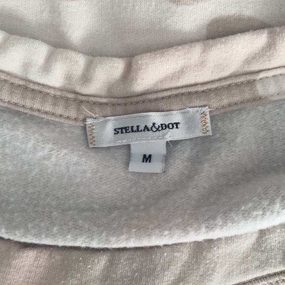 Stella and Dot medium animal print sweatshirt - Picture 6 of 6